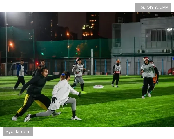 足球运动助力职场减压，成为都市白领新宠